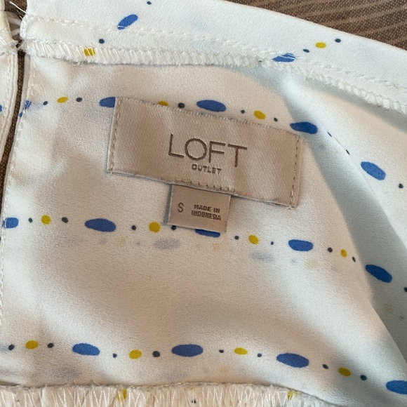 Flowy loft shirt, gently used condition - Picture 3 of 3